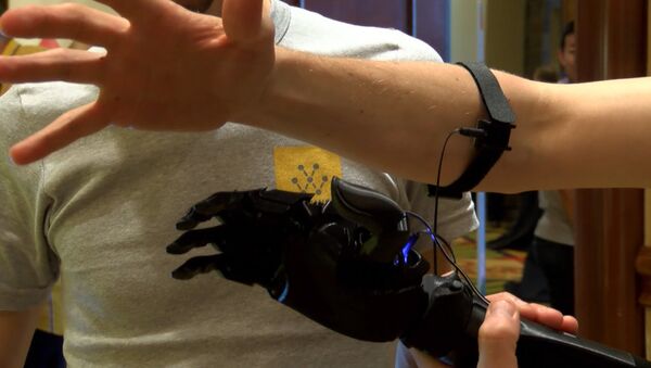 СПУТНИК_Бесконтактный смартфон, бионическая рука и другие инновации на выставке в США - Sputnik Արմենիա