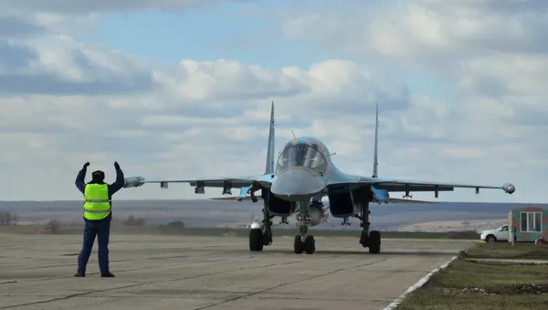 Первая группа бомбардировщиков Су-34 из Сирии приземлилась под Воронежем - Sputnik Армения