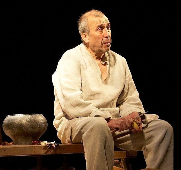 Кириченко в спектакле Вечер по пьесе Дударева Кириченко в спектакле Вечер по пьесе Дударева - Sputnik Армения