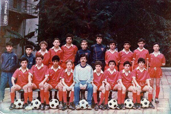 Футбольная команда, где играл Роман Березовский. 1987 год - Sputnik Армения