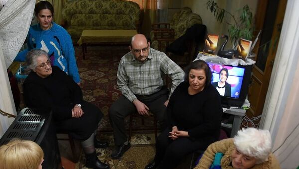 Семьи сирийских армян Снджарян и Кахкеджян живут одной семьей - Sputnik Армения