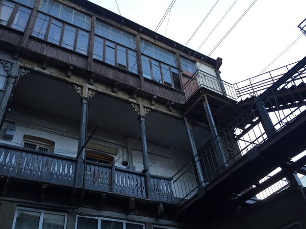 Этот пункт биографии Рубена Мамуляна не давал покоя грузинской соседке режиссера - Sputnik Армения