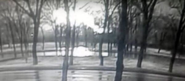 Момент падения самолета в аэропорту Ростова-на-Дону Момент падения самолета в аэропорту Ростова-на-Дону - Sputnik Армения