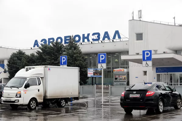 В аэропорту Ростова-на-Дону, где при посадке разбился пассажирский самолет Boeing-737-800. В аэропорту Ростова-на-Дону, где при посадке разбился пассажирский самолет Boeing-737-800. - Sputnik Армения