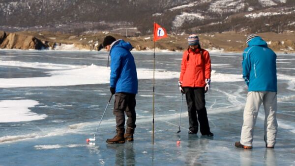 СПУТНИК_Гольф на льду, или Как спортсмены играли на замерзшем заливе озера Байкал - Sputnik Армения