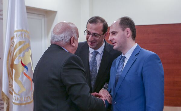 Габриэль Казарян принял делегацию белорусских коллег во главе с Александром Дубовским Габриэль Казарян принял делегацию белорусских коллег во главе с Александром Дубовским - Sputnik Արմենիա