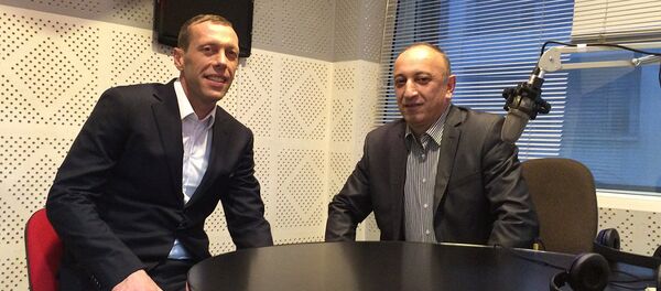 Вратарь сборной Армении по футболу в студии Радио Sputnik Армения - Sputnik Армения