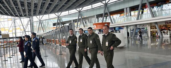 Аэропорт Звартноц после сообщения о бомбе Аэропорт Звартноц после сообщения о бомбе - Sputnik Армения