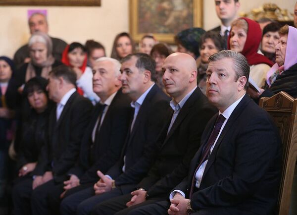 Премьер-министр Грузии поздравил армян спраздником в церкви Сурб Геворк Премьер-министр Грузии поздравил армян спраздником в церкви Сурб Геворк - Sputnik Армения