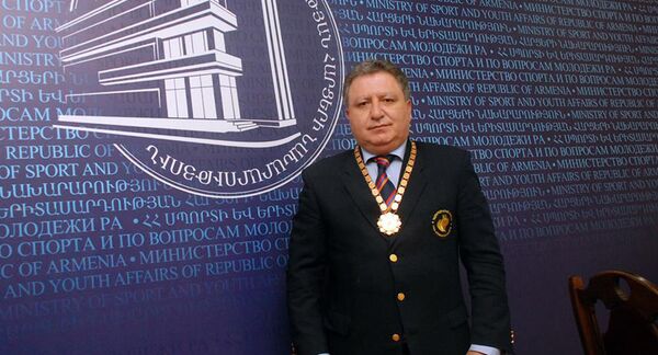 Арутюн Тахмазян  - Sputnik Արմենիա