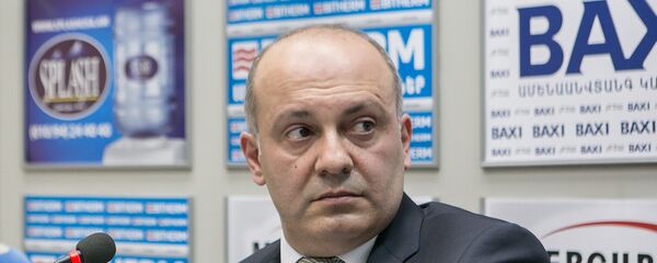 Заместитель начальника следственного управления СНБ, руководитель следственной группы по делу Артура Варданяна Микаэл Амбарцумян Заместитель начальника следственного управления СНБ, руководитель следственной группы по делу Артура Варданяна Микаэл Амбарцумян - Sputnik Армения