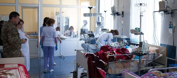 Раненые в Республиканской больнице Степанакерта. Раненые в Республиканской больнице Степанакерта. - Sputnik Армения
