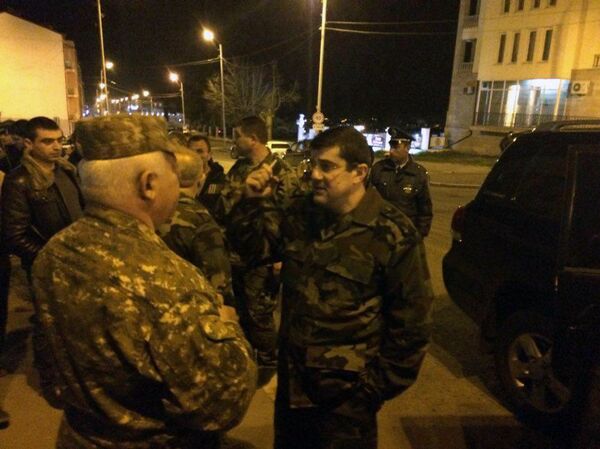 Встреча Премьер-министра НКР с добровольцами Встреча Премьер-министра НКР с добровольцами - Sputnik Армения