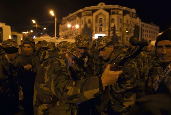 А остальные пока задержитесь в зале: свинцовый апрель глазами очевидца А остальные пока задержитесь в зале: свинцовый апрель глазами очевидца - Sputnik Армения