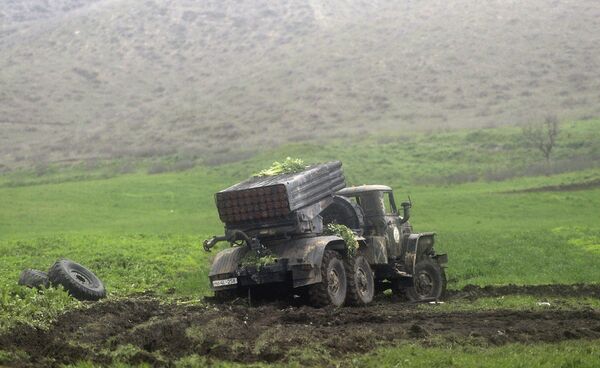Хлеба и зрелищ армянскому обществу... А завтра была война - Sputnik Армения