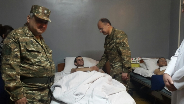 Сейран Оганян навестил раненных военнослужащих - Sputnik Արմենիա