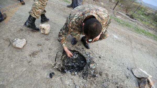Гадрут. Нагорный Карабах. Следы, оставленные снарядами системы Смерч - Sputnik Արմենիա