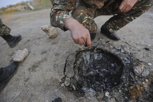 Гадрут. Нагорный Карабах. Следы, оставленные снарядами системы Смерч - Sputnik Армения