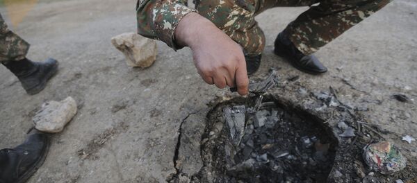 Гадрут. Нагорный Карабах. Следы, оставленные снарядами системы Смерч - Sputnik Армения