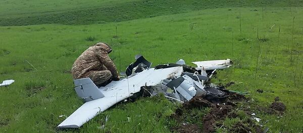 Сбитый азербайджанский дрон - Sputnik Армения