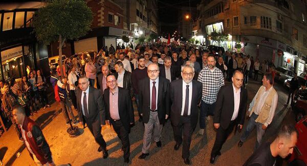 Шествие армян Бурдж-Амуда против агрессии Азербайджана Шествие армян Бурдж-Амуда против агрессии Азербайджана - Sputnik Армения