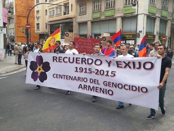 Акция протеста испанских армян против действий Азербайджана - Sputnik Արմենիա