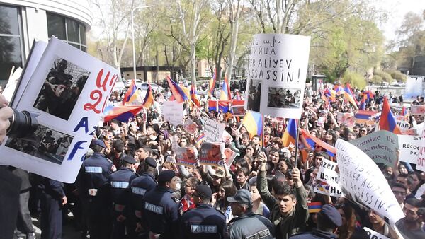 Акция протеста против пассивной деятельности МГ ОБСЕ по Карабаху - Sputnik Армения