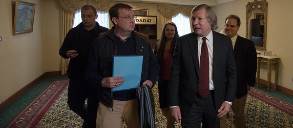 Посол США в Армении Ричард Миллз и сопредседатель МГ ОБСЕ Джеймс Уорлик Посол США в Армении Ричард Миллз и сопредседатель МГ ОБСЕ Джеймс Уорлик - Sputnik Արմենիա