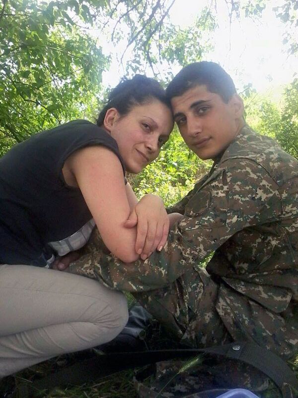 Офелия Бегларян со своим сыном Офелия Бегларян со своим сыном - Sputnik Արմենիա