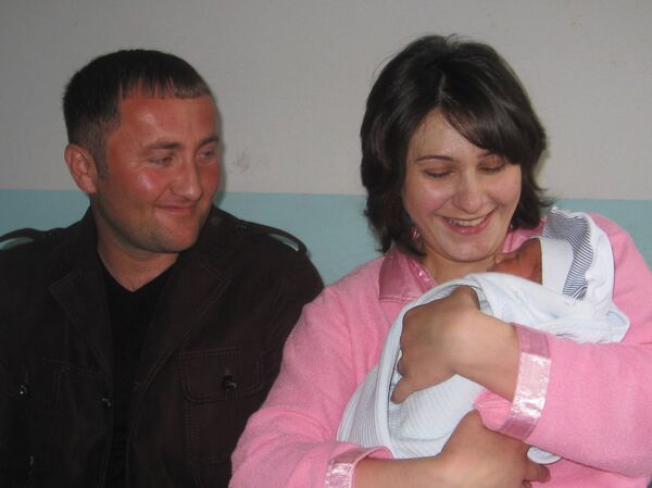 Новорожденный Тигран, которого назвали в честь Тиграна Абгаряна из Гюмри, погибшего в Джабраиле Новорожденный Тигран, которого назвали в честь Тиграна Абгаряна из Гюмри, погибшего в Джабраиле - Sputnik Армения