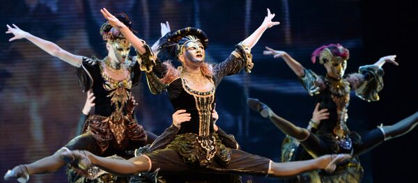 Артисты Санкт-Петербургского государственного академического театра балета Бориса Эйфмана в сцене из балета Анна Каренина Артисты Санкт-Петербургского государственного академического театра балета Бориса Эйфмана в сцене из балета Анна Каренина - Sputnik Արմենիա