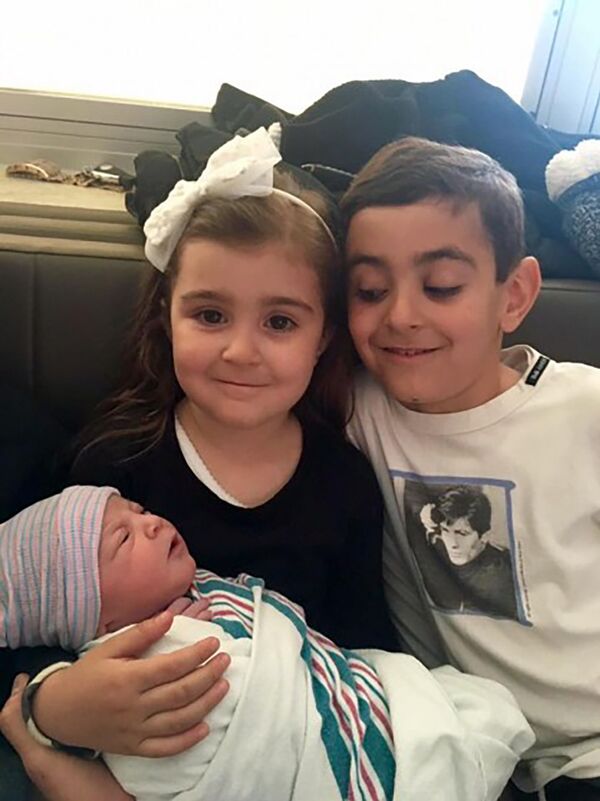 У армянского нападающего «Реал Солт-Лейк» Юры Мовсисяна родилась дочь У армянского нападающего «Реал Солт-Лейк» Юры Мовсисяна родилась дочь - Sputnik Армения