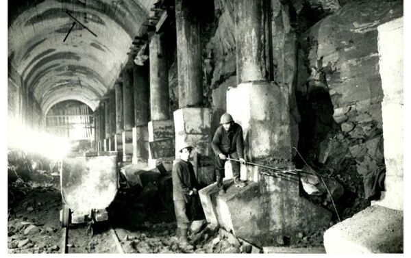 Строительство туннеля станции Маршал Баграмян, 1978 год - Sputnik Армения