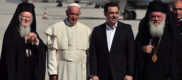 Пап Римский Франциск I с премьер-министром Греции алексисом Ципрасом, Константинопольским патриархом Варфоломейеем и архиепископом Афинским и всея Греции Иеронимом Пап Римский Франциск I с премьер-министром Греции алексисом Ципрасом, Константинопольским патриархом Варфоломейеем и архиепископом Афинским и всея Греции Иеронимом - Sputnik Армения