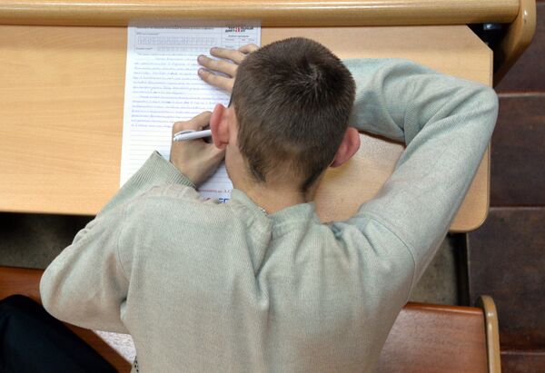 Участник акции Тотальный диктант, Архивное фото Участник акции Тотальный диктант, Архивное фото - Sputnik Армения