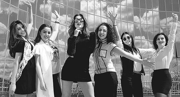 Ивета Мукучян с бэк-вокалистками Ивета Мукучян с бэк-вокалистками - Sputnik Армения