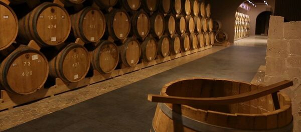 Հայկական կոնյակի առանձնահատակությունները և արտադրության ավանդույթները Հայկական կոնյակի առանձնահատակությունները և արտադրության ավանդույթները - Sputnik Արմենիա