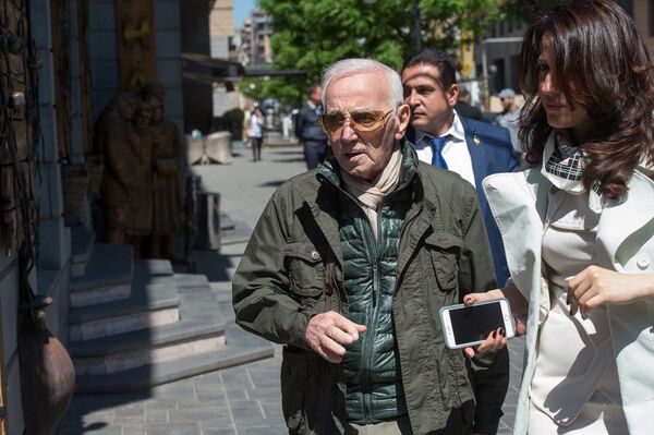 Шарль Азнавур в Ереване  - Sputnik Армения