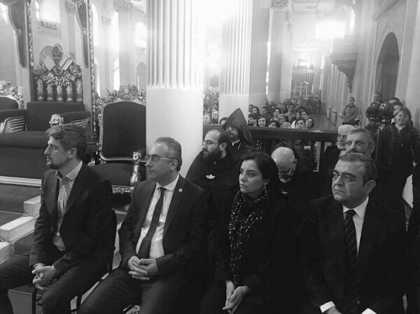 Պատարագ՝ նվիրված Հայոց ցեղասպանության զոհերի հիշատակին Ստամբուլի հայկական եկեղեցում Պատարագ՝ նվիրված Հայոց ցեղասպանության զոհերի հիշատակին Ստամբուլի հայկական եկեղեցում - Sputnik Արմենիա