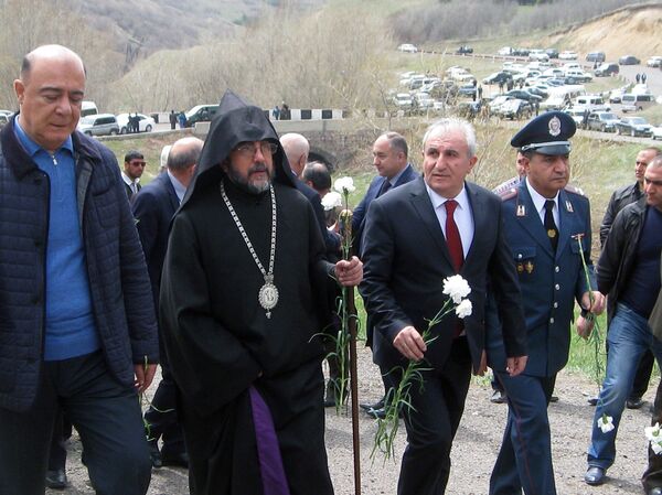 В Гюмри почтили память жертв Геноцида армян В Гюмри почтили память жертв Геноцида армян - Sputnik Արմենիա