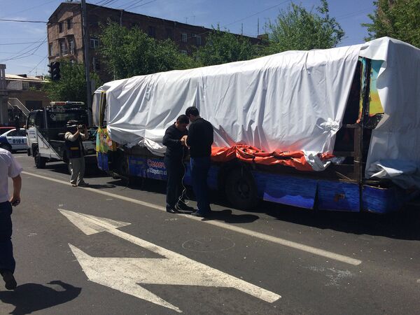 В Ереване взорвался автобус - Sputnik Армения