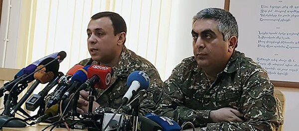 Камавор Хачатрян и Арцрун Ованнисян Камавор Хачатрян и Арцрун Ованнисян - Sputnik Армения