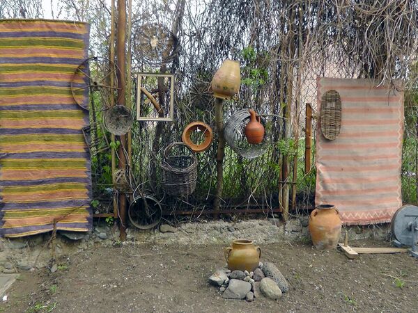 Многие глиняные сосуды сейчас используются в качестве декора. - Sputnik Армения