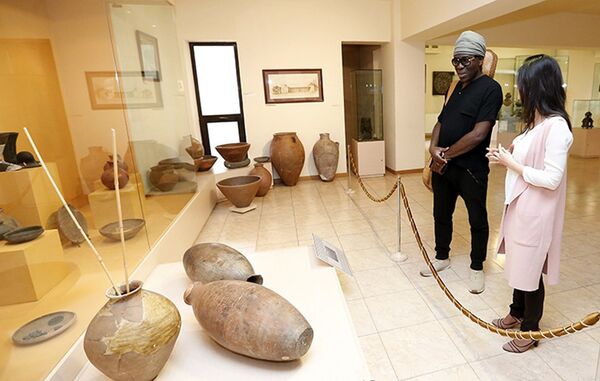 Ричард Бона в Музее Еревана Ричард Бона в Музее Еревана - Sputnik Армения