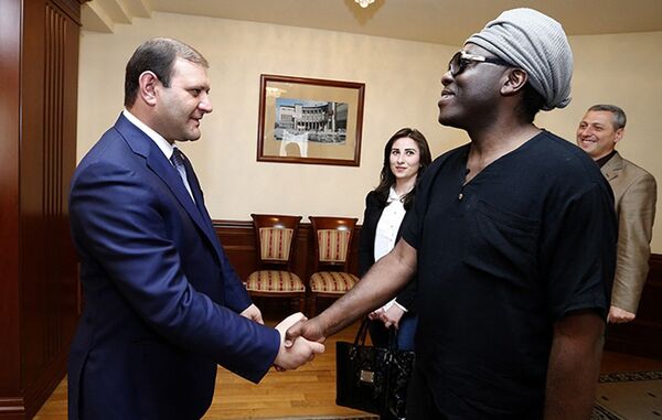 Ричар Бона и Тарон Маргарян Ричар Бона и Тарон Маргарян - Sputnik Армения