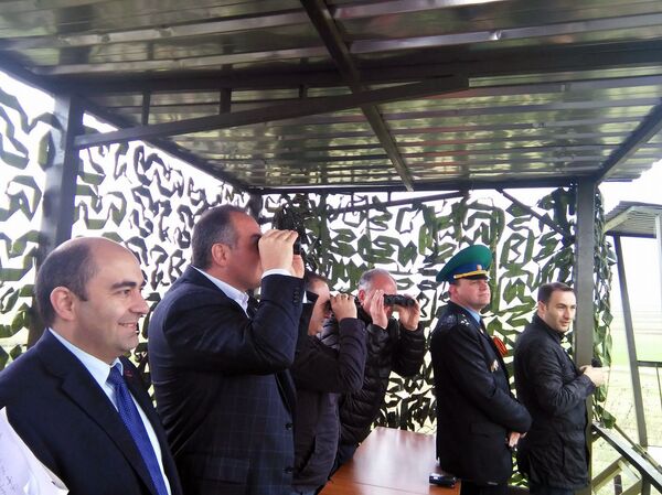 Армянские депутаты присутствовали на учениях российских пограничников в Гюмри - Sputnik Армения