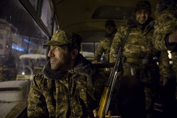 Добровольцы из Армении в Нагорном Карабахе Добровольцы из Армении в Нагорном Карабахе - Sputnik Армения