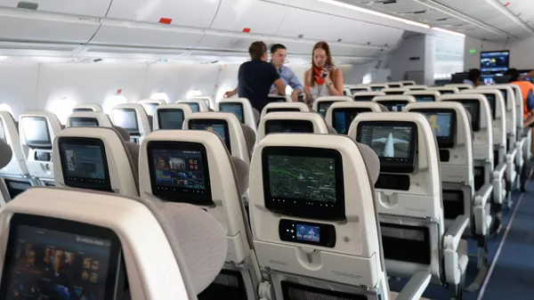 Новый пассажирский авиалайнер Airbus A350 XWB прибыл в московский аэропорт Шереметьево - Sputnik Армения