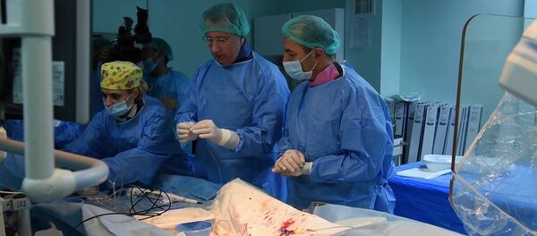 Армянские и иностранные медики провели уникальную операцию - Sputnik Армения