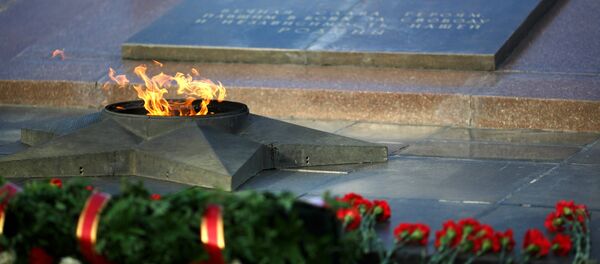 Братская могила на Аллее Героев в Волгограде - Sputnik Армения